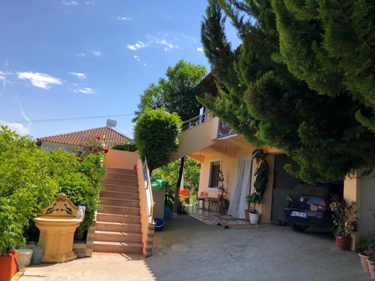 Villa Mukaj Fratar Luaran gambar